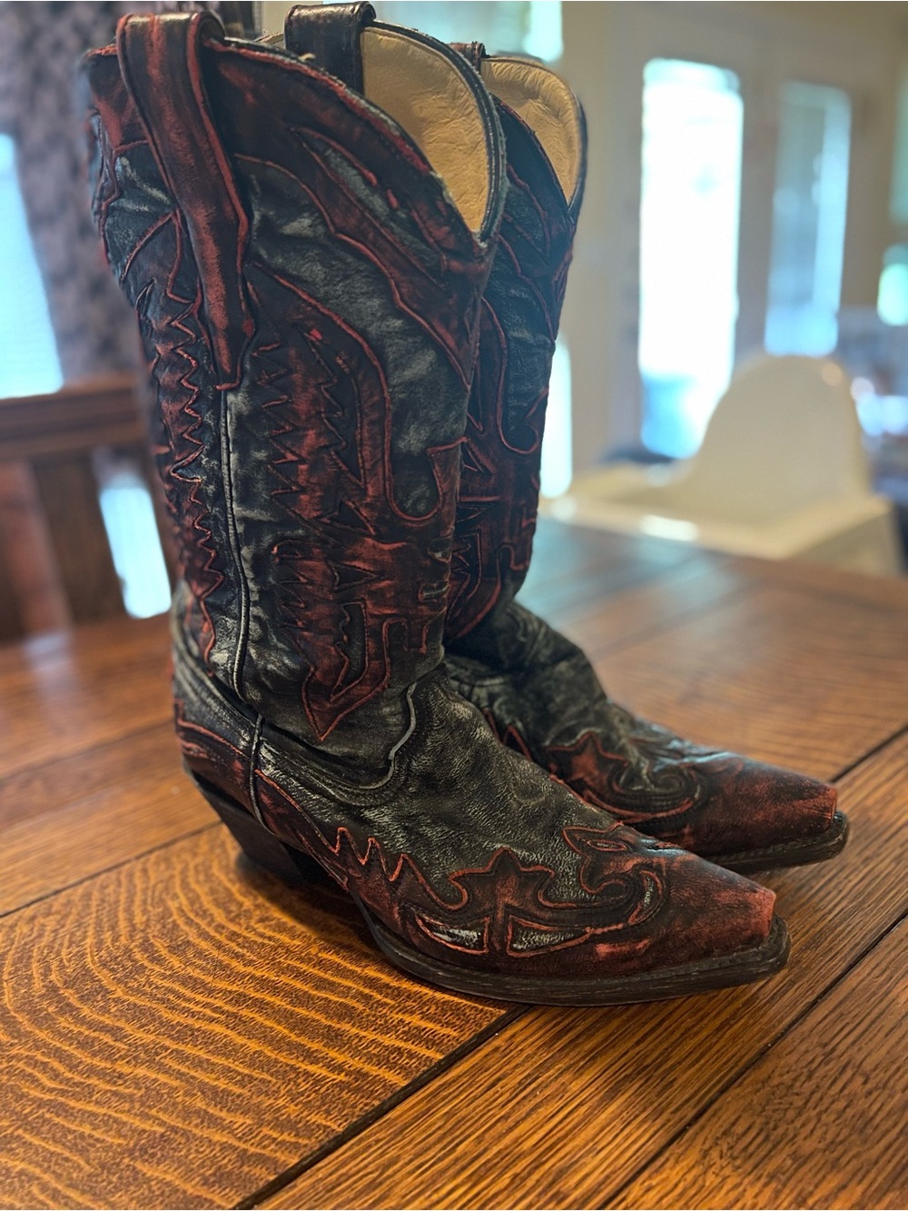 Women's Black and Red Distressed Western Heeled Boots - Picture 5 of 6